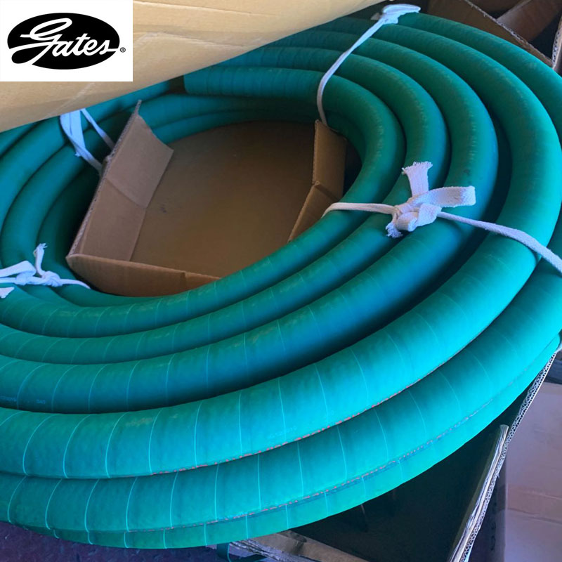 Mustang 通过一层钢丝螺旋来满足完全的吸入要求